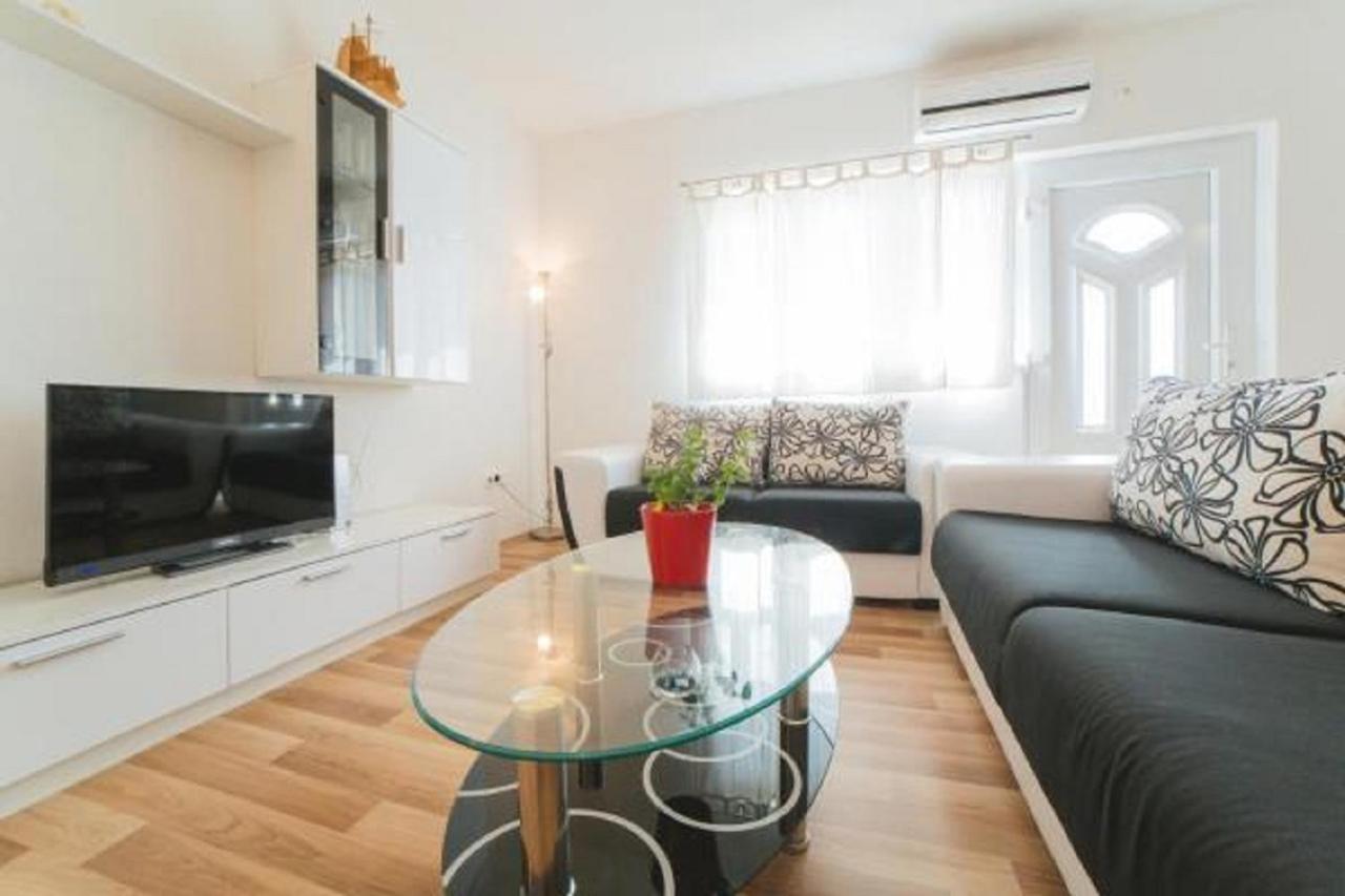 Apartment Chiara ดูกีรัท ภายนอก รูปภาพ